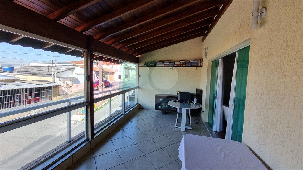 Sobrado à venda com 4 quartos, sendo 1 suíte, em Tremembé, São Paulo, SP