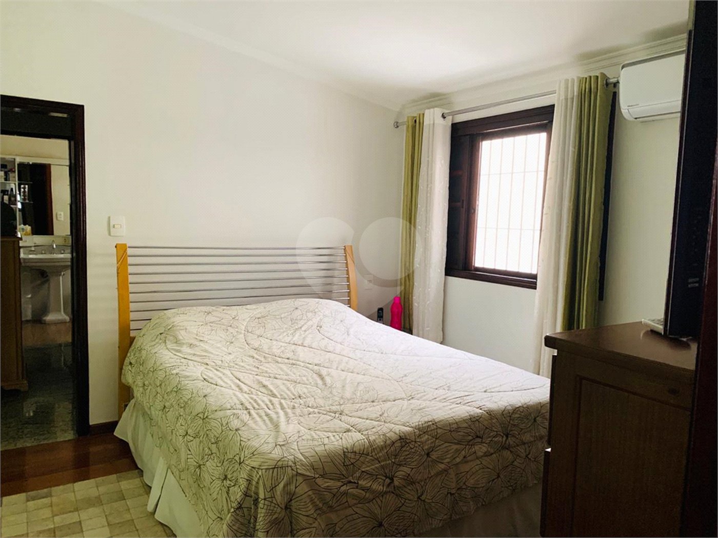 Casa à venda com 3 suítes em Vila Amorim, Suzano, SP