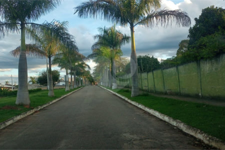 Casa à venda com 4 quartos, sendo 1 suíte,  no condomínio Village da Serra, Araçoiaba da Serra - SP