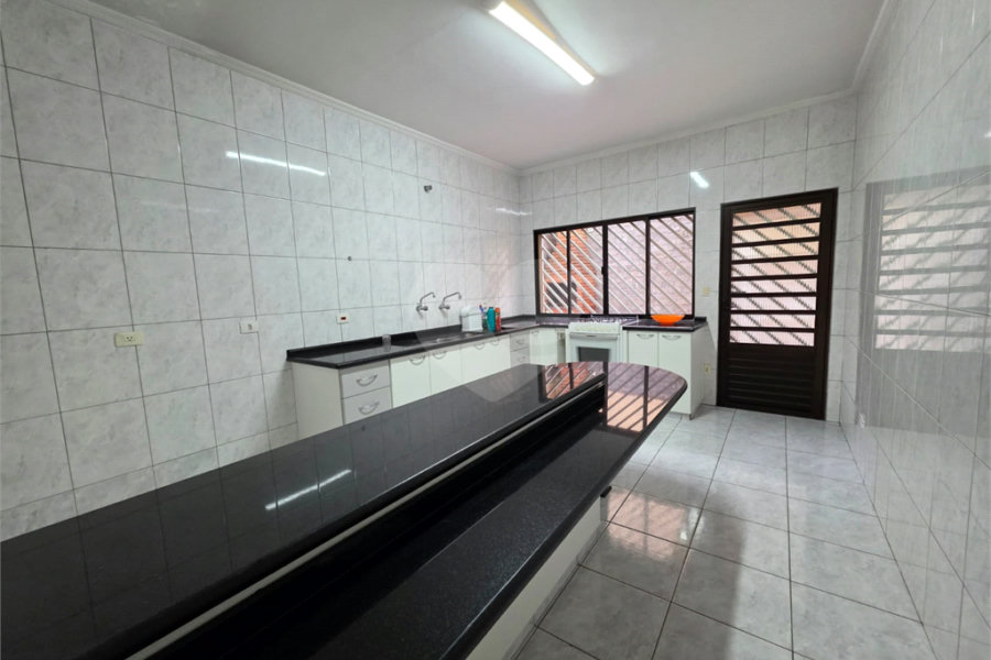 Sobrado à venda com 3 quartos em Vila Rica, São Paulo, SP