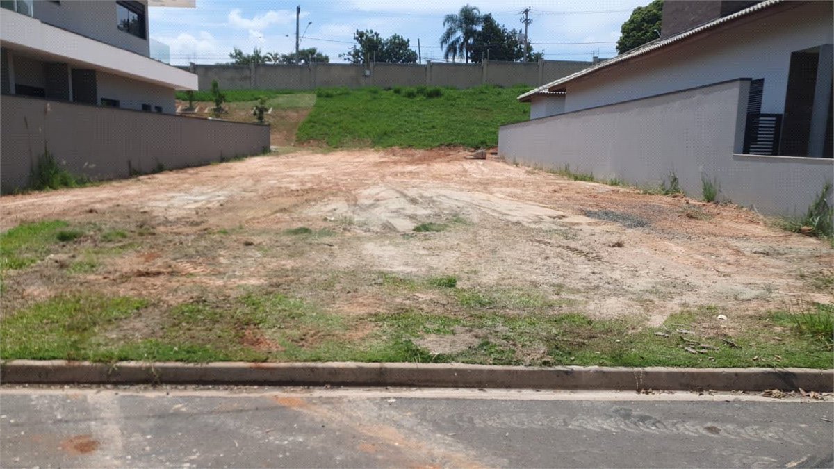 Terreno à venda no condomínio Portal dos Bandeirantes, Salto - SP