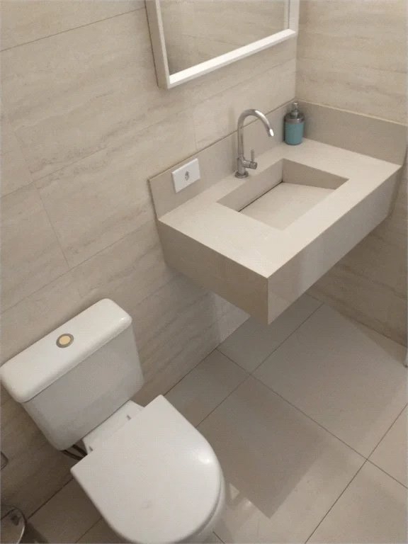 Sobrado à venda com 3 quartos, sendo 1 suíte, em Vila Ipojuca, São Paulo, SP