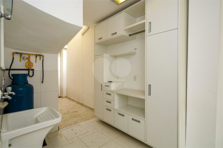 Casa à venda com 3 suítes no condomínio Villaggio Belvedere, São Paulo - SP