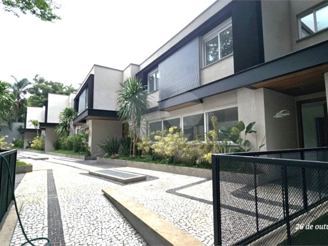 Casa à venda com 4 suítes no condomínio Vila Arese, São Paulo - SP