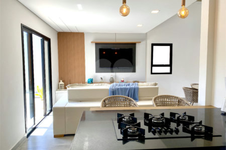 Casa à venda com 3 quartos, sendo 2 suítes, no condomínio Residencial Marchant Buarque, Atibaia - SP