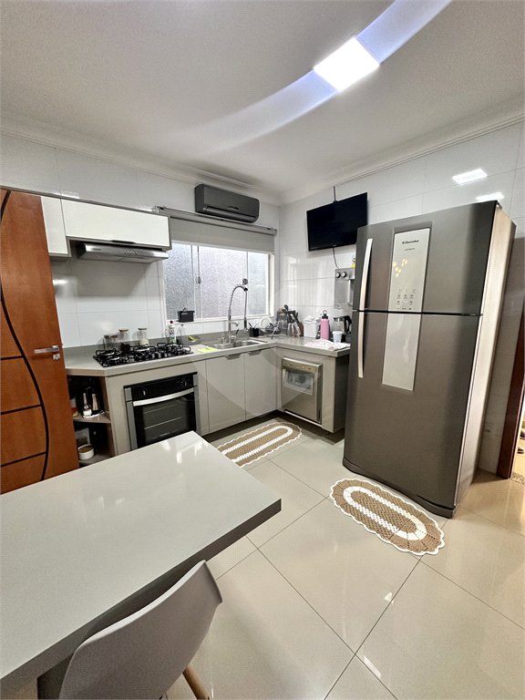 Sobrado à venda com 4 suítes em Jardim Shangri-lá, Cuiabá, MT