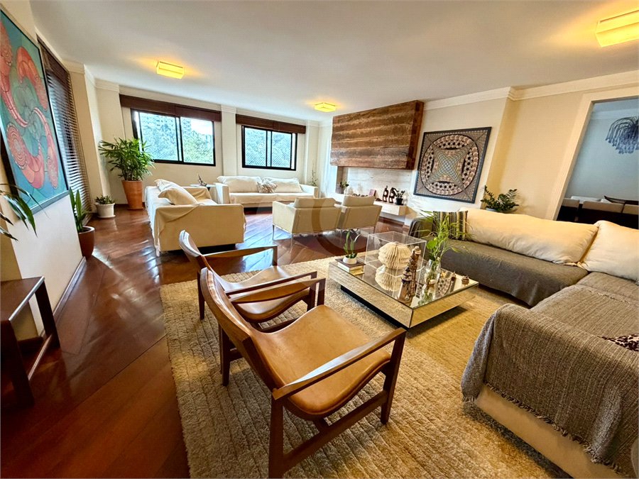 Apartamento à venda com 4 suítes em Jardim Marajoara, São Paulo, SP