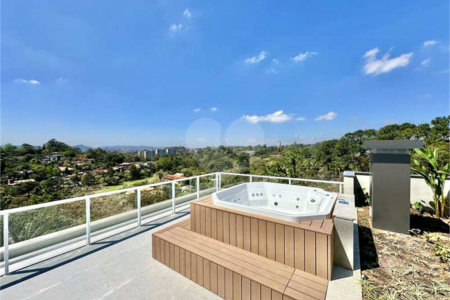 Casa Contemporânea e Mobiliada no Condomínio Palos Verdes – A Essência do Alto Padrão na Granja Viana – 7 suítes, 4 pavimentos com elevador