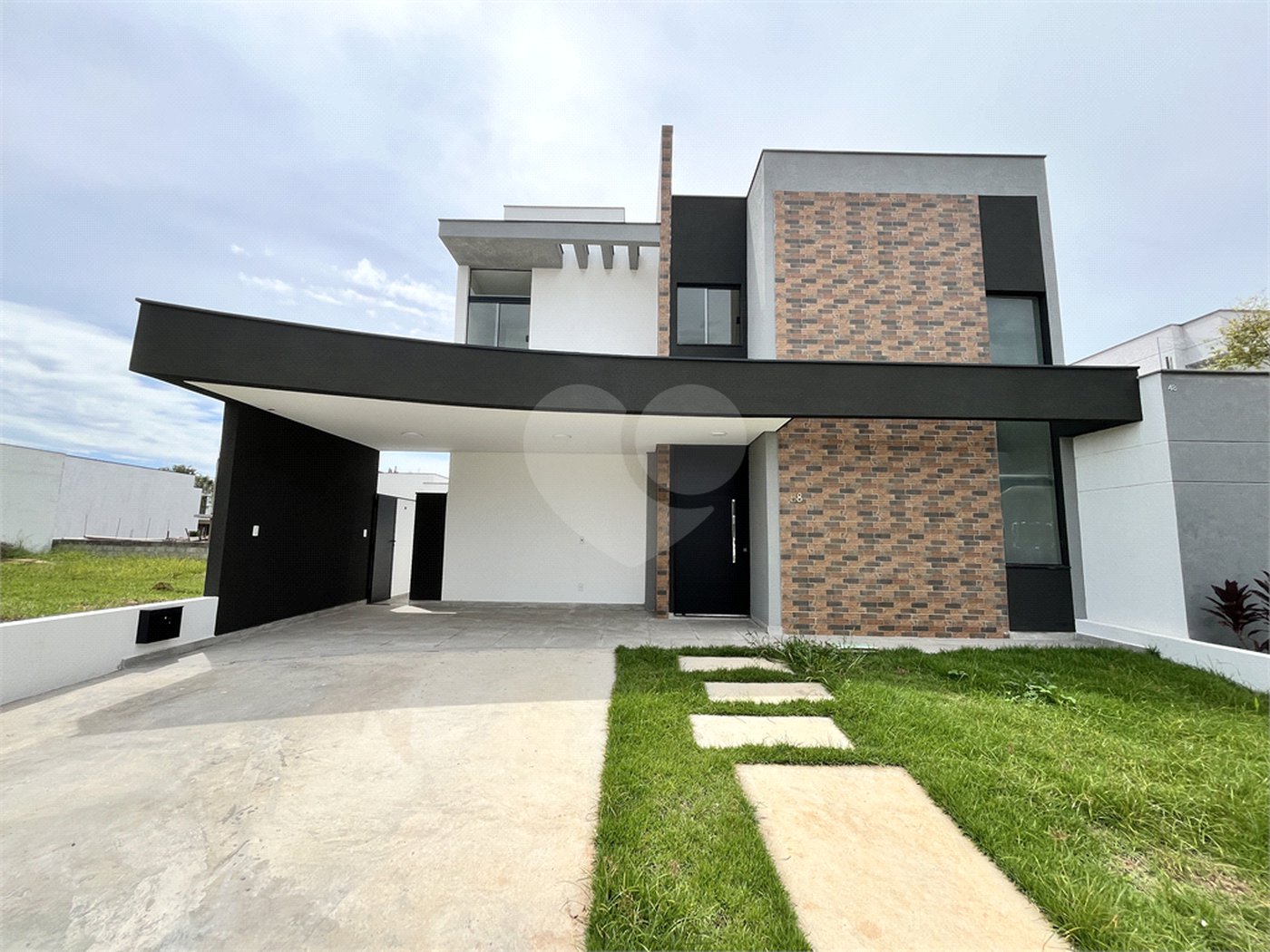 Casa à venda com 3 suítes no condomínio Terras de São Francisco, Sorocaba - SP