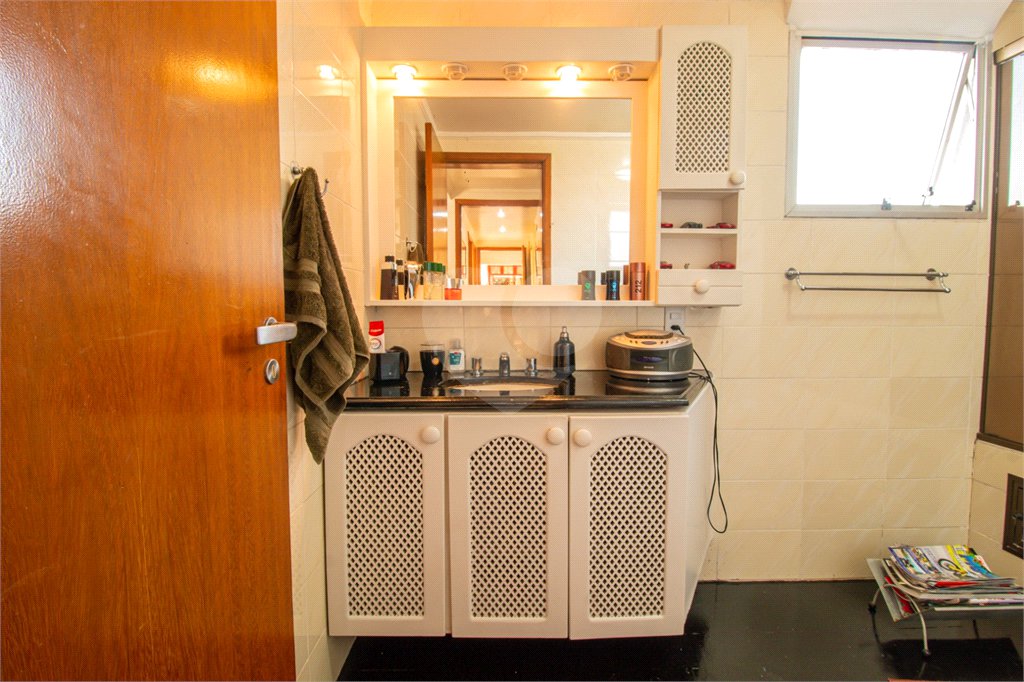 Apartamento à venda com 3 quartos, sendo 1 suíte, em Alto da Boa Vista, São Paulo, SP