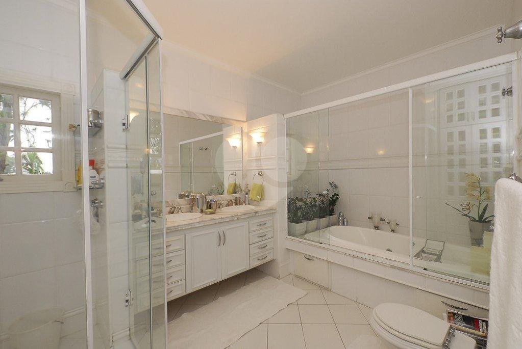 Casa à venda com 5 suítes em Jardim Marajoara, São Paulo, SP