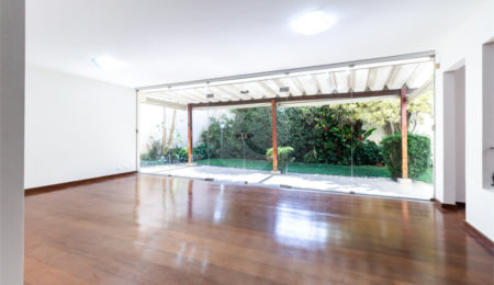 Sobrado à venda com 4 quartos, sendo 2 suítes,  em Alto de Pinheiros, São Paulo, SP