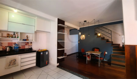 Casa de Vila à venda com 4 quartos, sendo 2 suítes,  em Granja Julieta, São Paulo, SP
