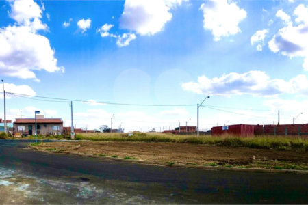 Terreno para venda no Residencial Arcoville.