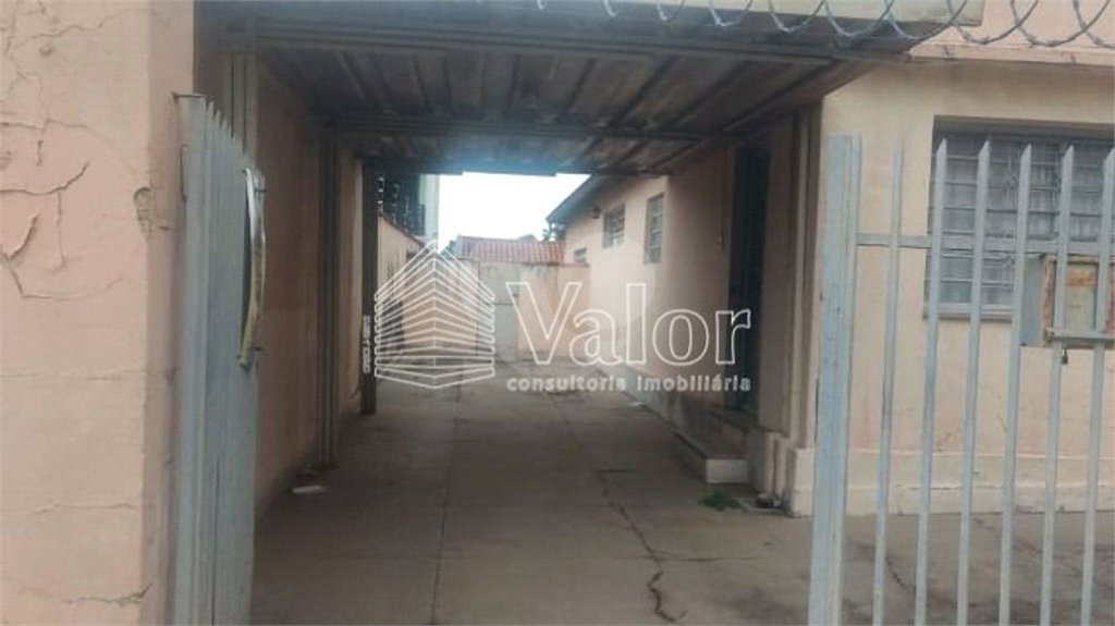 Casa térrea com 2 dormitórios.