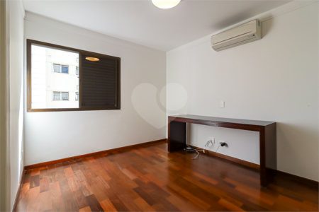 Apartamento à venda com 3 suítes em Cidade Monções, São Paulo, SP