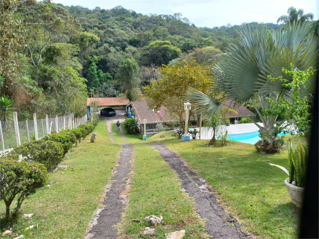 Casa à venda com 3 quartos, sendo 1 suíte,  no condomínio Parque do Alto, Caieiras - SP