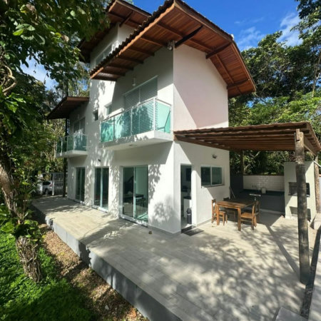 Sobrado com 3 dormitórios à venda, 269 m² por R$ 1.280.000,00 - Sertão do Camburi - São Sebastião/SP