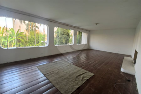 Casa Térrea à venda com 5 quartos, sendo 2 suítes, em Chácara Monte Alegre, São Paulo, SP