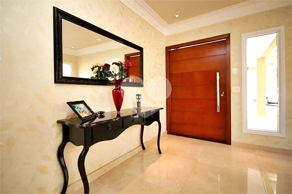 Casa à venda com 4 quartos, sendo 3 suítes,  no condomínio Itatinga 1, São Paulo - SP