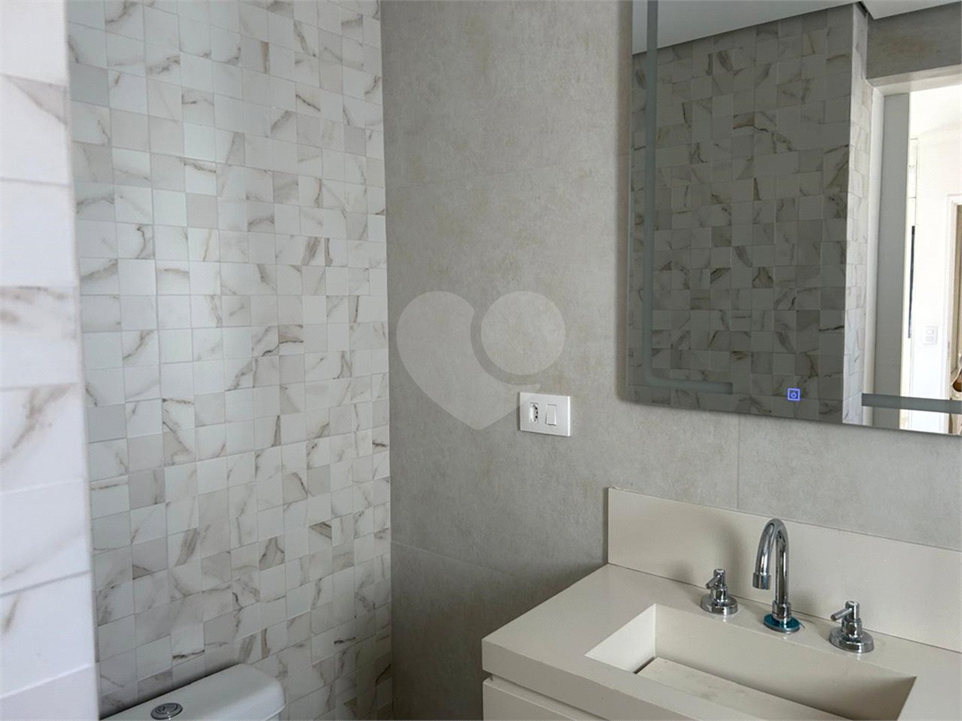 Apartamento para alugar com 3 quartos, sendo 1 suíte,  em Pinheiros, São Paulo, SP