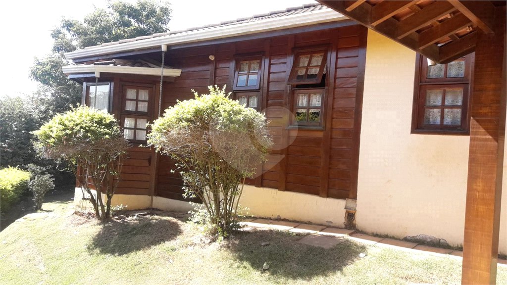 Chácara à venda com 4 quartos, sendo 2 suítes, em Loteamento Village de Atibaia, Atibaia, SP