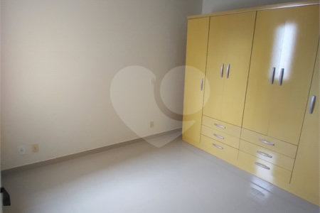 Apartamento com 3 dormitórios sendo 1 suíte.