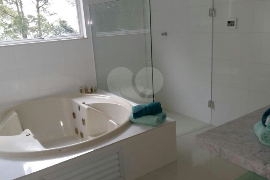 Casa à venda com 5 suítes no condomínio Parque Imperial da Cantareira, Mairiporã - SP