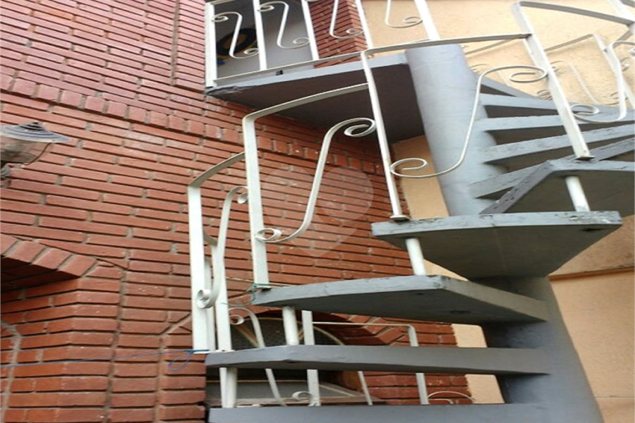 Sobrado à venda com 3 quartos, sendo 1 suíte,  em Jardim Franca, São Paulo, SP
