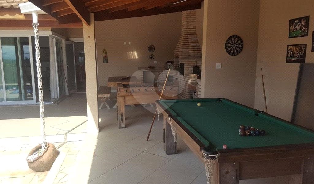 Casa à venda com 3 quartos, sendo 1 suíte, no condomínio Village Ipanema 1, Araçoiaba da Serra - SP