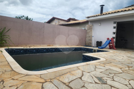 Casa à venda com 3 quartos, sendo 1 suíte, no condomínio Terras de São Francisco, Vinhedo - SP