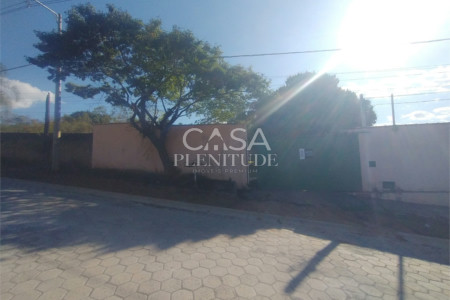 Chácara à venda com 5 quartos, sendo 1 suíte,  em Araçoiaba da Serra, SP