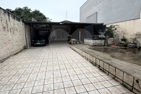 Casa à venda com 3 quartos, sendo 1 suíte, em Chora Menino, São Paulo, SP