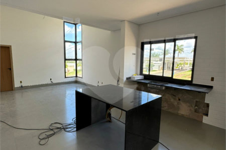 Casa à venda com 3 suítes no condomínio Reserva Central Parque, Salto - SP