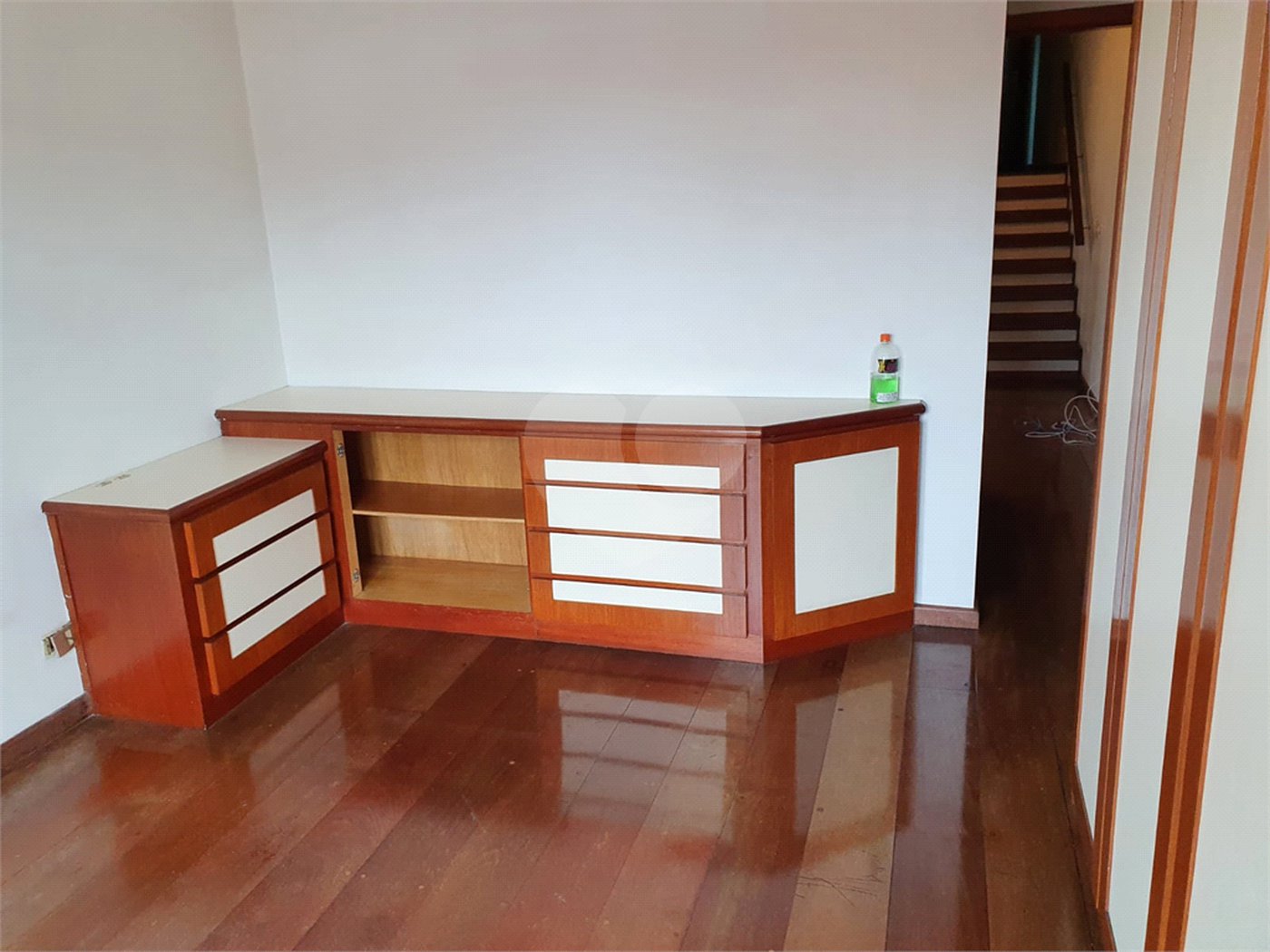 Sobrado à venda com 4 quartos, sendo 2 suítes, em Tremembé, São Paulo, SP