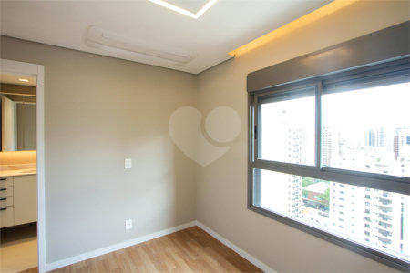 Apartamento à venda ou para alugar com 3 suítes em Moema, São Paulo, SP