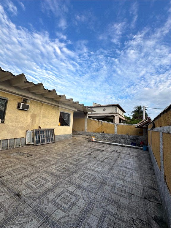 Casa à venda com 3 quartos em Santa Cruz, Rio de Janeiro, RJ