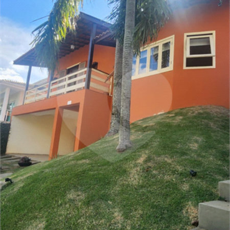 Casa à venda com 4 quartos, sendo 2 suítes, no condomínio Delle Stelle, Louveira - SP