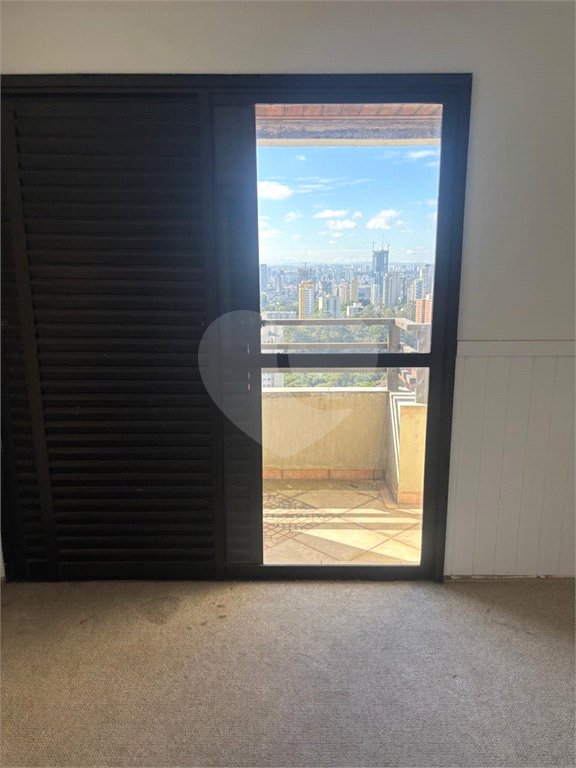 Cobertura à venda com 3 quartos, sendo 1 suíte, em Vila Andrade, São Paulo, SP