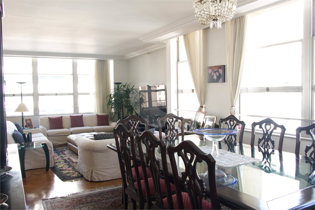Apartamento à venda com 4 quartos, sendo 2 suítes, em Vila Buarque, São Paulo, SP