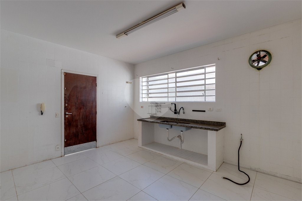 Sobrado à venda com 3 quartos, sendo 1 suíte, em Alto da Boa Vista, São Paulo, SP