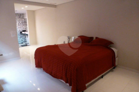 Sobrado à venda com 3 quartos, sendo 1 suíte,  em Paraíso do Morumbi, São Paulo, SP