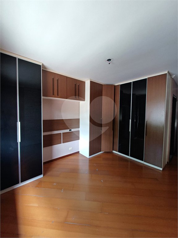 Sobrado à venda com 3 quartos, sendo 1 suíte,  em Jardim Pinheiros, São Paulo, SP