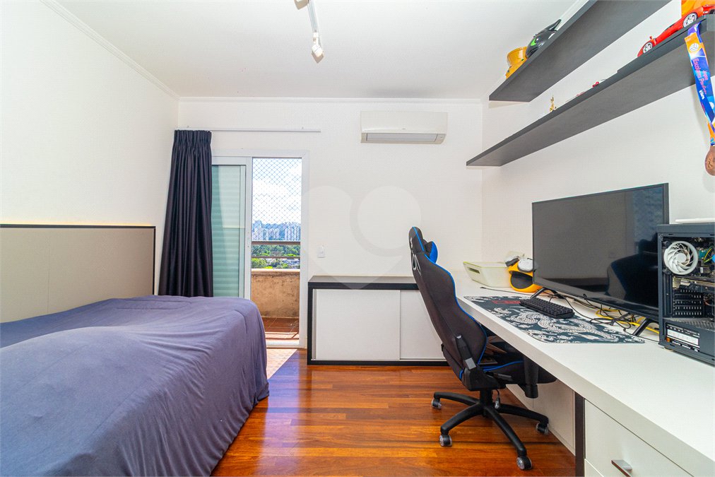 Apartamento à venda com 3 quartos, sendo 1 suíte,  em Alto da Boa Vista, São Paulo, SP