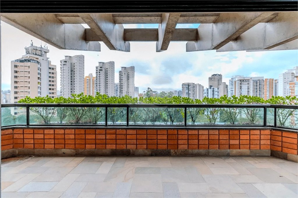 Apartamento à venda com 4 quartos, sendo 2 suítes, em Paraíso do Morumbi, São Paulo, SP