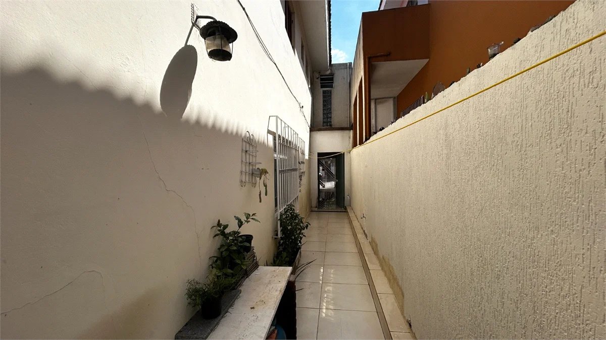 Sobrado à venda com 3 quartos, sendo 2 suítes, em Cidade São Francisco, São Paulo, SP