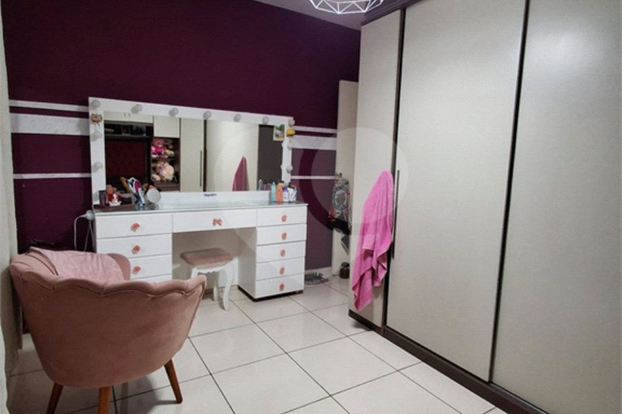 Sobrado à venda com 3 quartos em Jardim Santa Clara, Guarulhos, SP