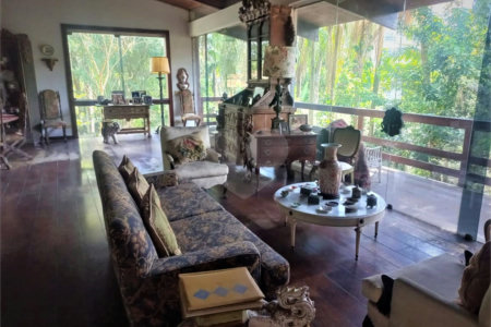 Casa à venda com 3 quartos, sendo 2 suítes, em Morumbi, São Paulo, SP
