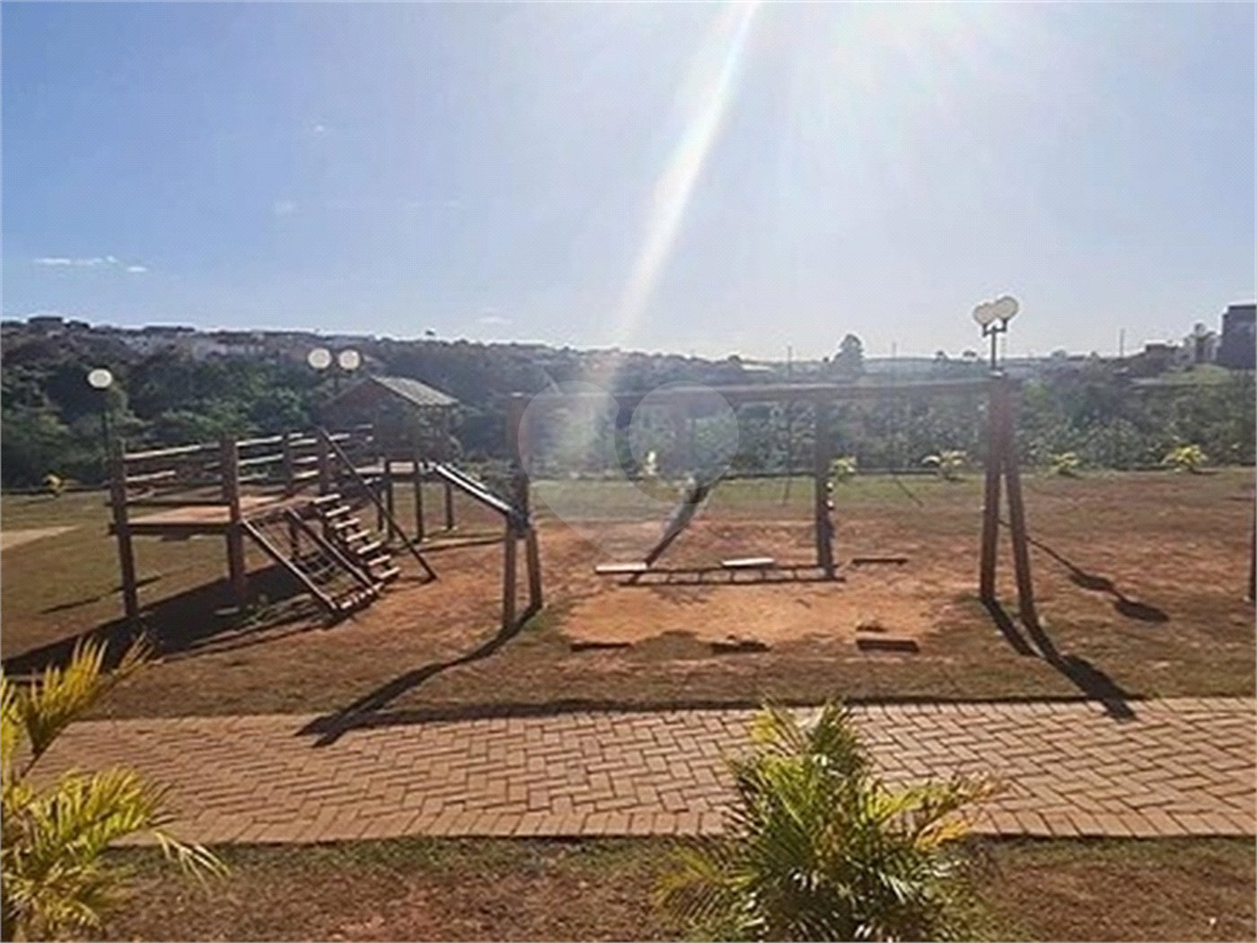 Casa à venda com 3 quartos, sendo 1 suíte, no condomínio Horto Florestal Villagio, Sorocaba - SP