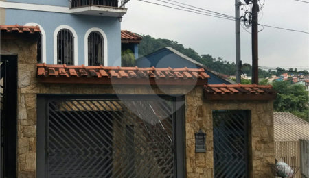Sobrado à venda com 3 quartos, sendo 1 suíte,  em Tremembé, São Paulo, SP